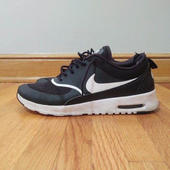 Nike Women's Black and White Sneakers - Picture 2 of 3